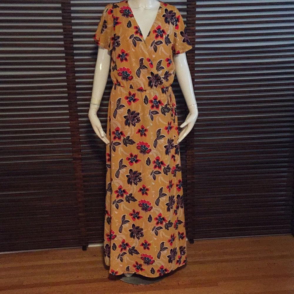 Crescent maxi dress